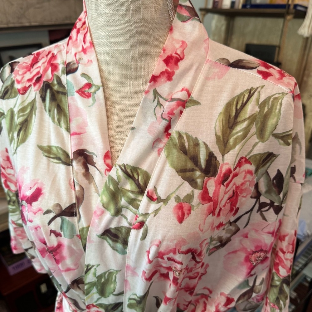 Show Me Your MuMu Pink and Green Floral Robe - Picture 4 of 7